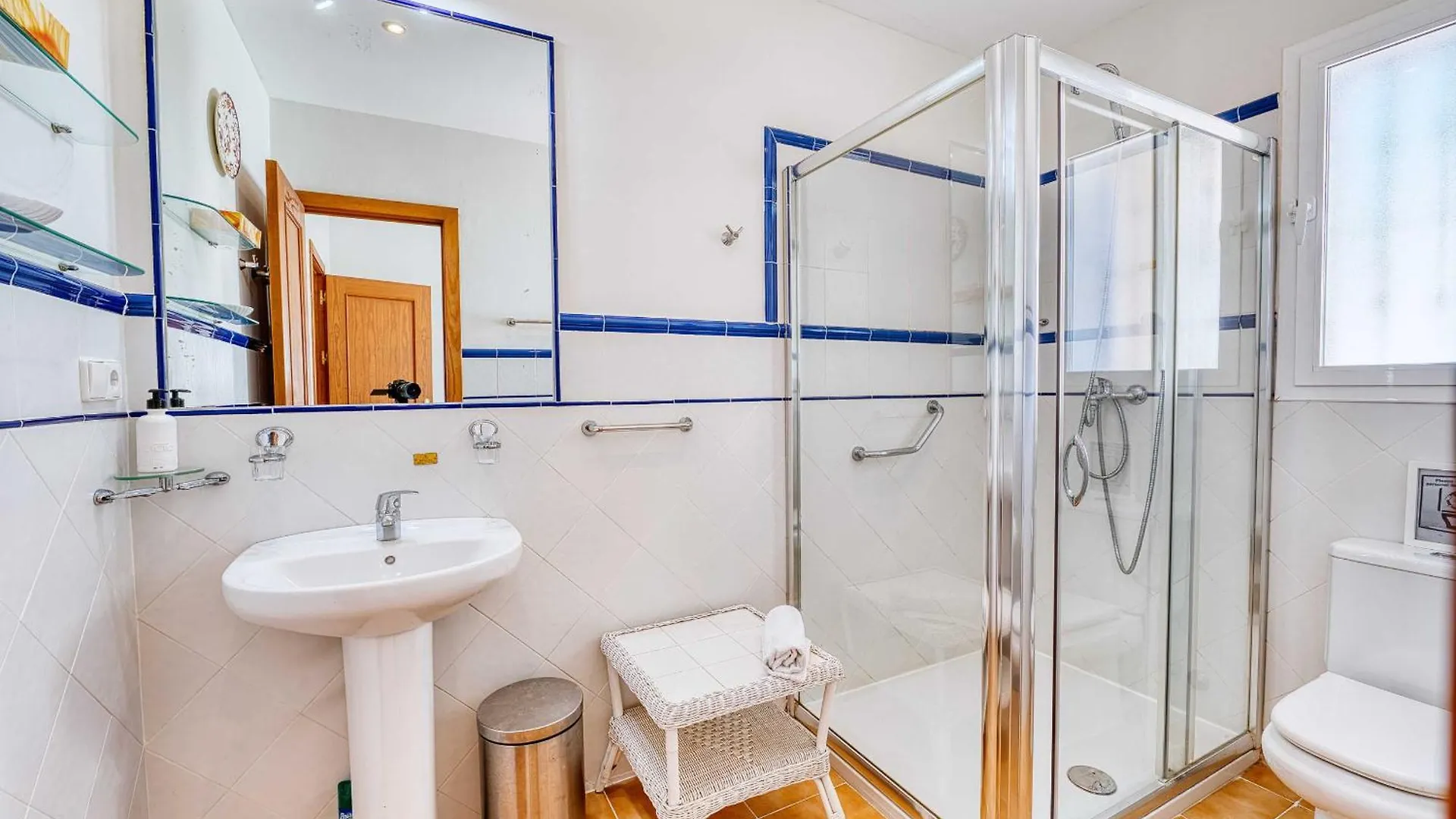 1106 Marbella Large Family Villa Estepona