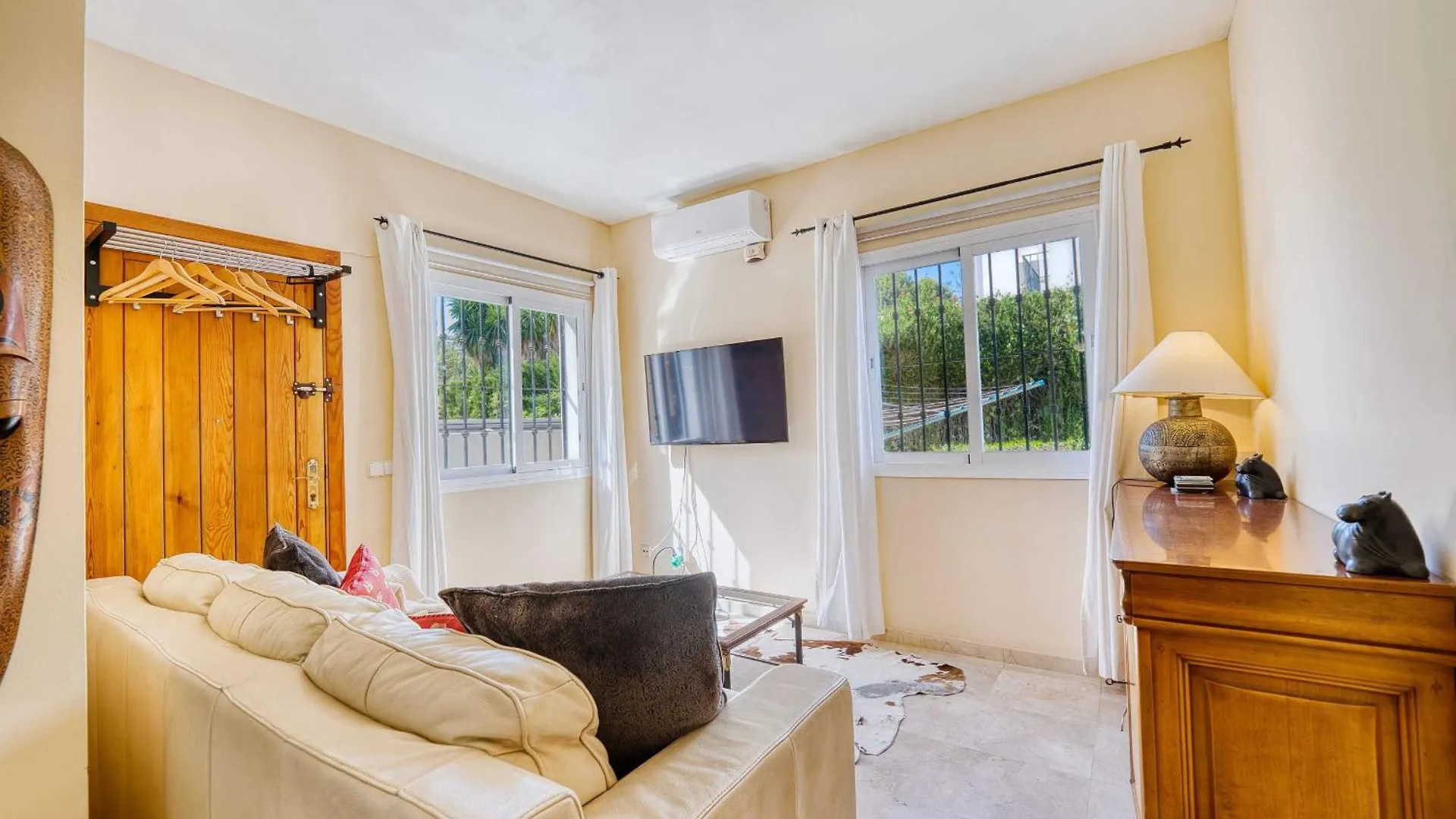 1106 Marbella Large Family Villa Estepona Spain
