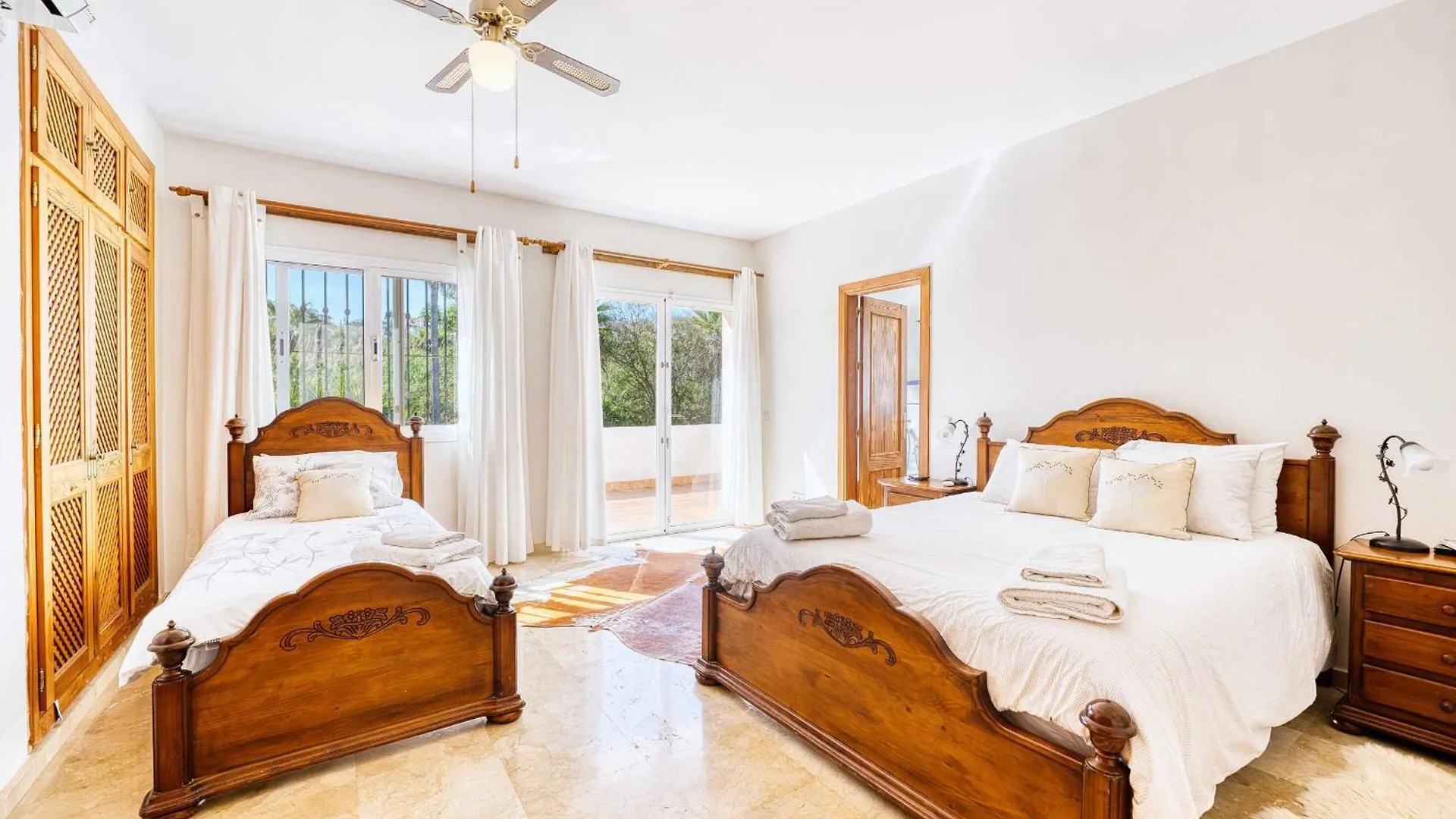 1106 Marbella Large Family Villa Estepona
