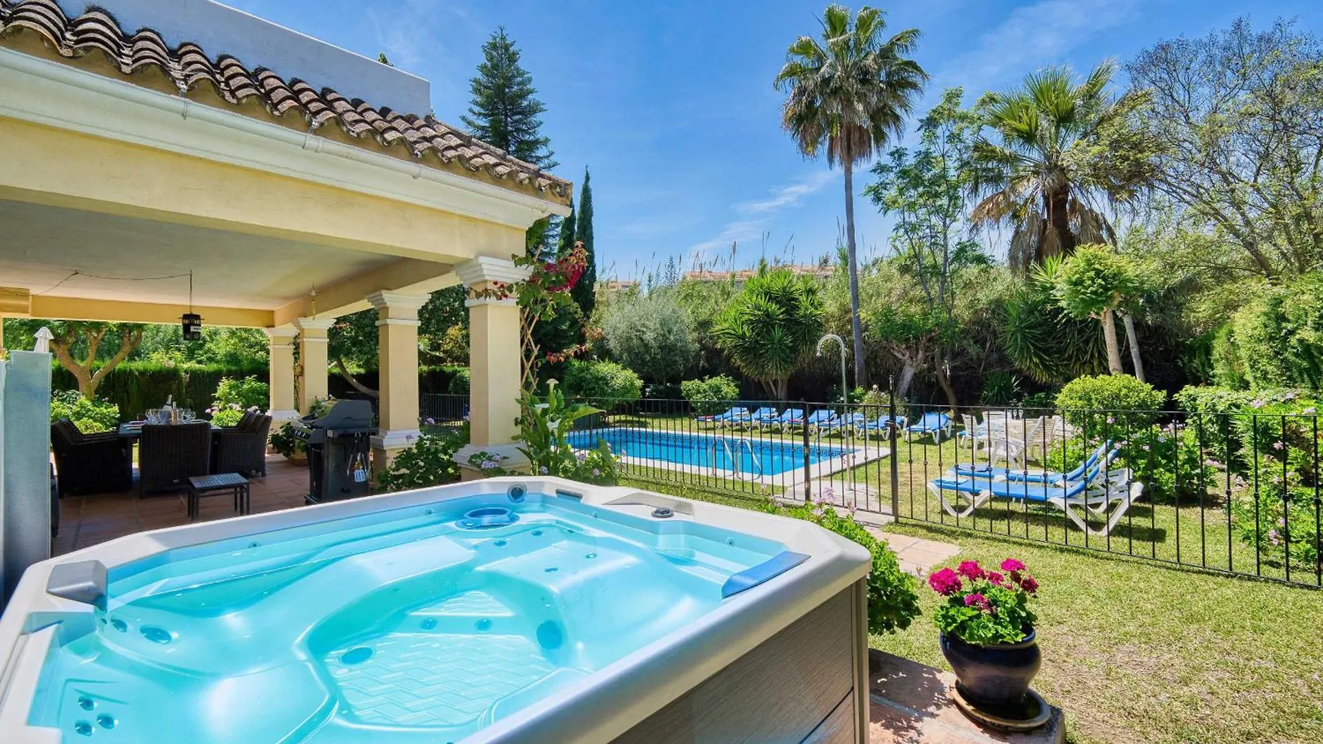 1106 Marbella Large Family Villa Estepona 0*,  Španělsko