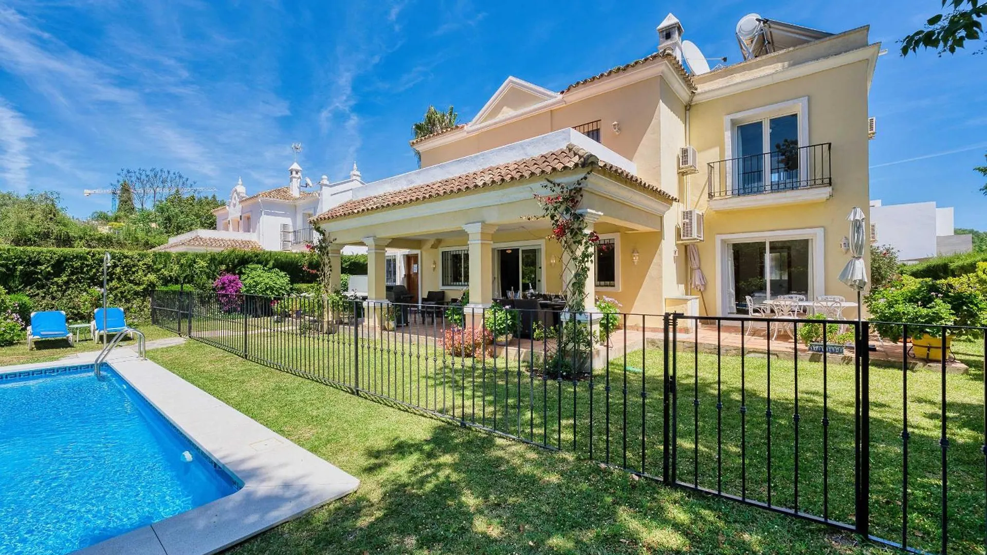 1106 Marbella Large Family Villa Estepona 0*,  Španělsko