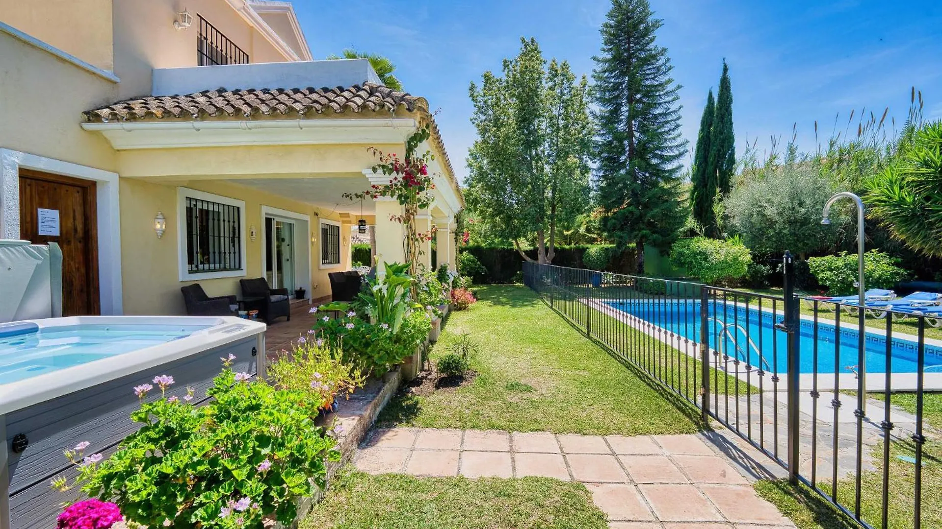 1106 Marbella Large Family Villa Estepona 0*,
