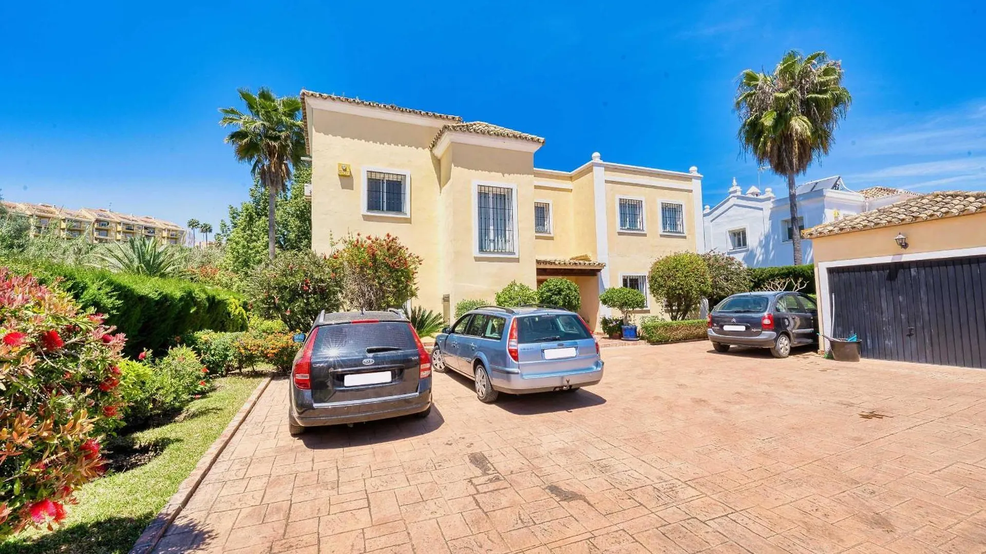 1106 Marbella Large Family Villa Estepona