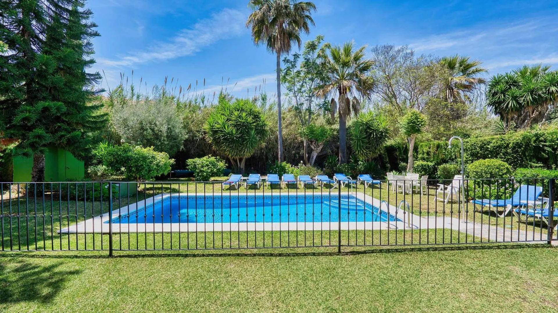 1106 Marbella Large Family Villa Estepona